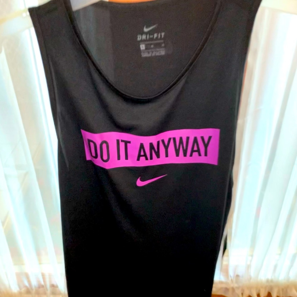 Nike Women’s Running Tank Top!!